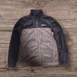 Columbia Men's Black and Gray Performance Jacket